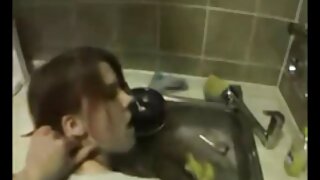 Čudesna nimfokosa plava karanje u picu kosa Julie Silver jebe se u analni psić (MMF)